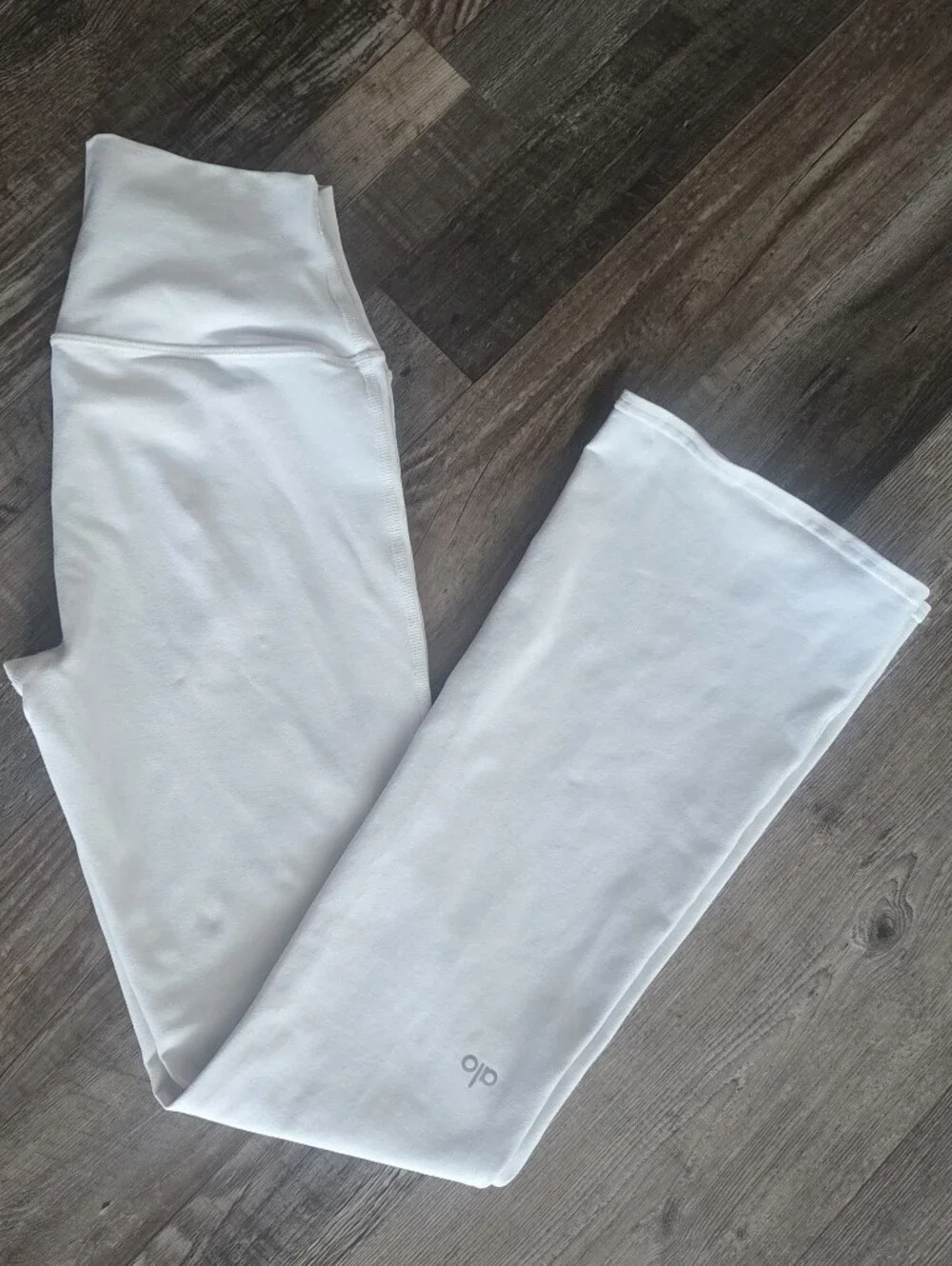 Alo Airbrush Ivory High-Waist Bootcut Leggings Size: Small